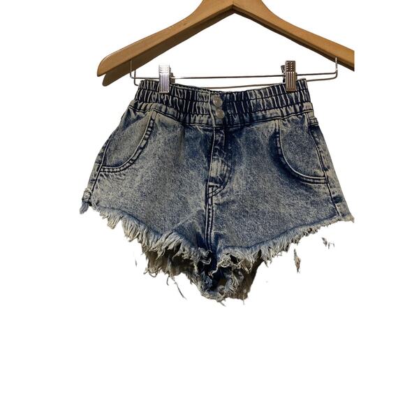 BDG Denim Blue Acid Wash Rise Cheeky Jean Shorts Size 25W Cut Off Button - Picture 1 of 10